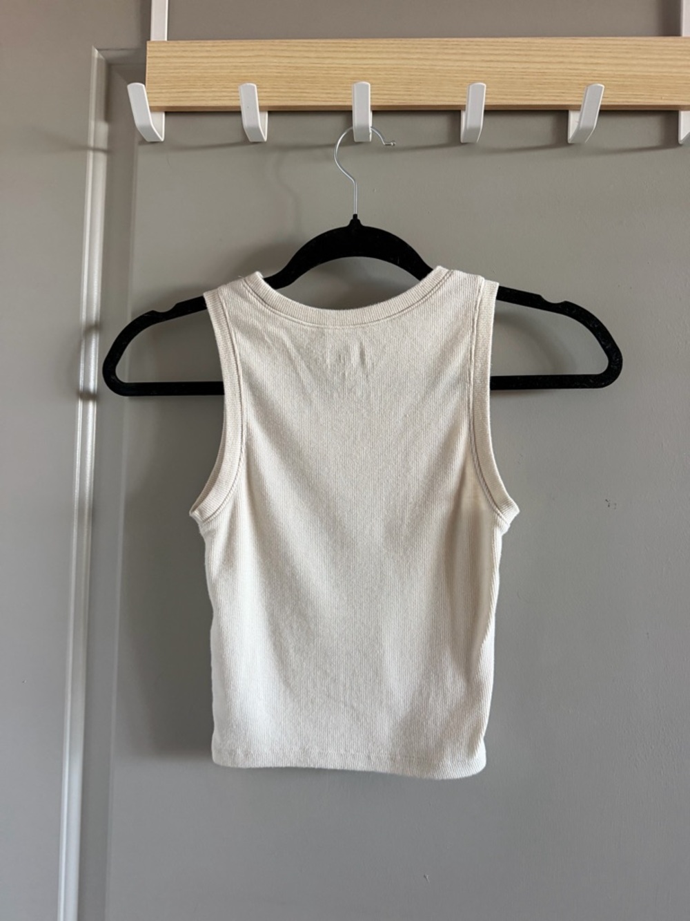 Hollister Cream Ribbed Sleeveless Tank - Picture 2 of 2
